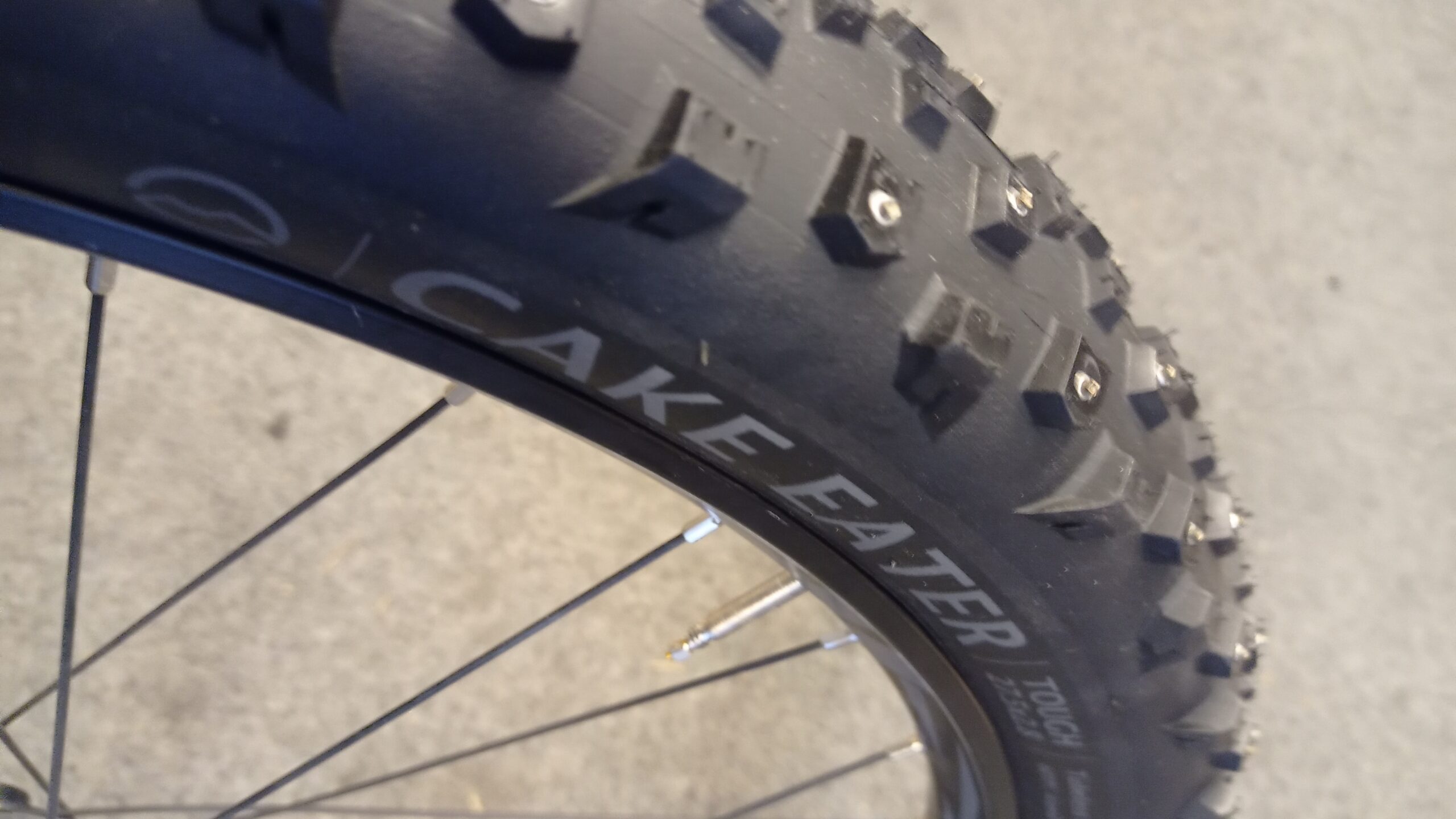 Terrene-Cake Eater Tough 27.5 x 2.8" Crown Studded - Image 3