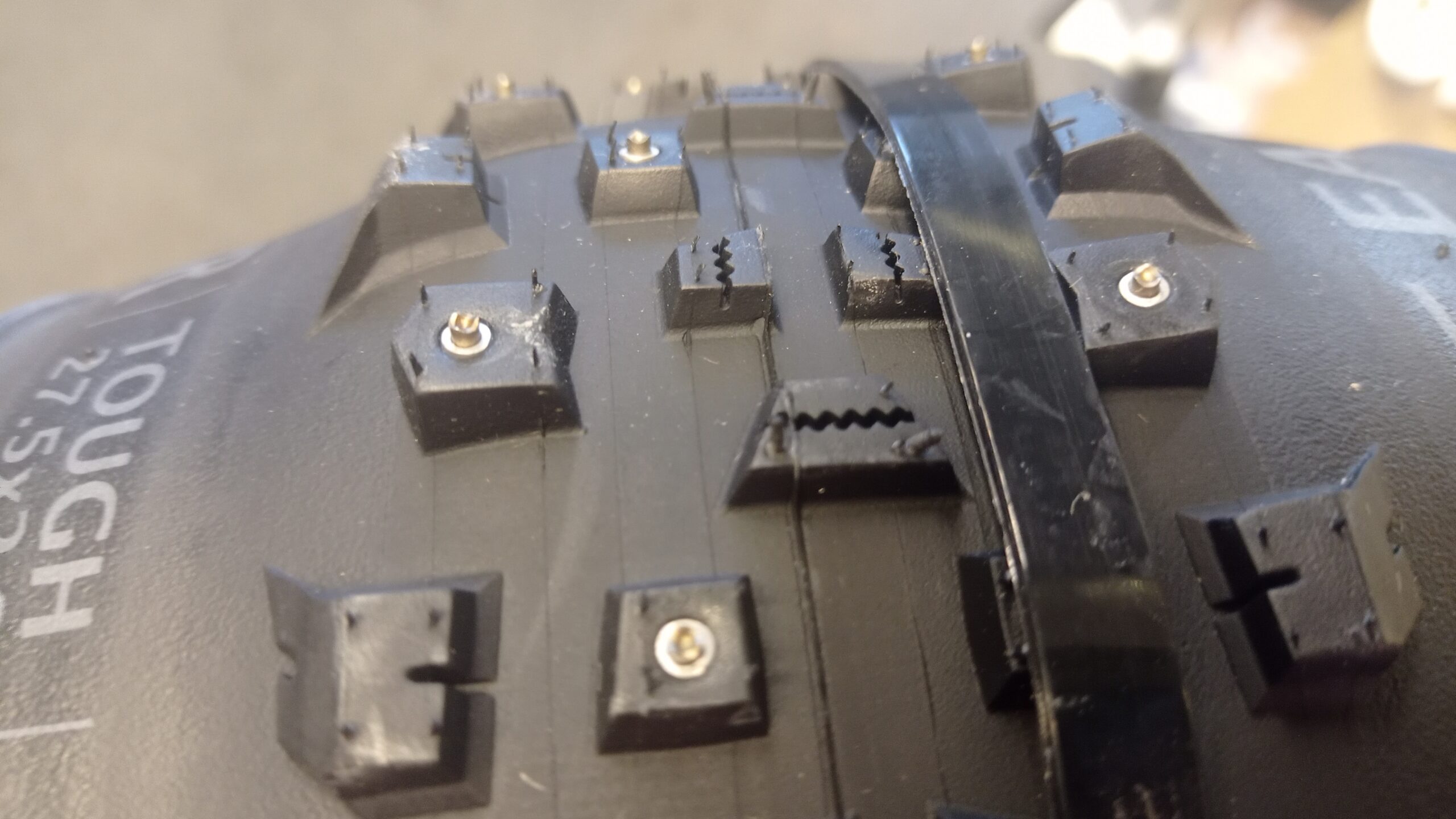 Terrene-Cake Eater Tough 27.5 x 2.8" Crown Studded - Image 2